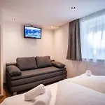 Laura Apartmán *