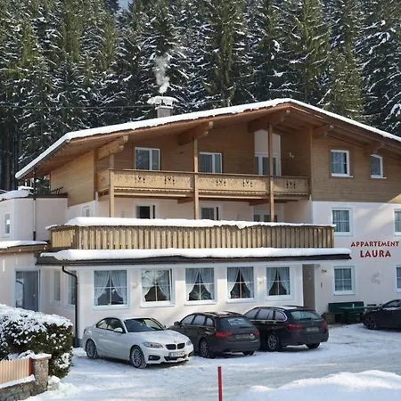 Laura Apartament *